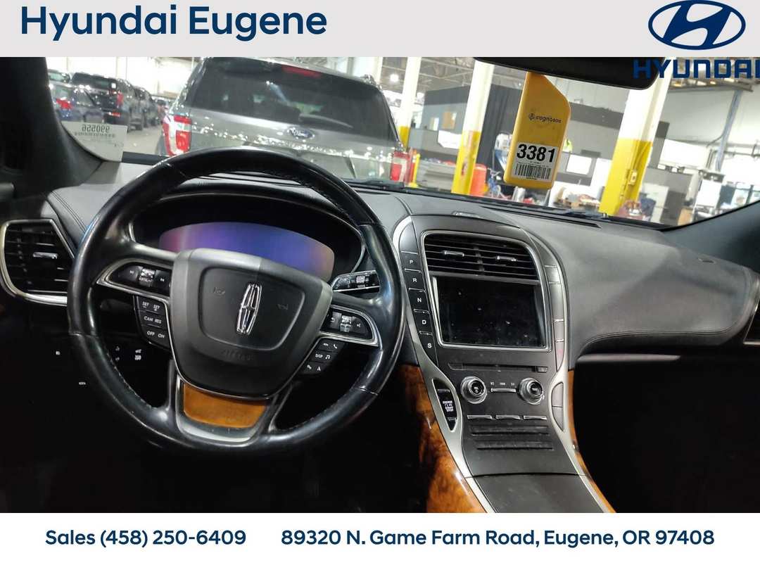 2019 Lincoln Nautilus Reserve - Image 2