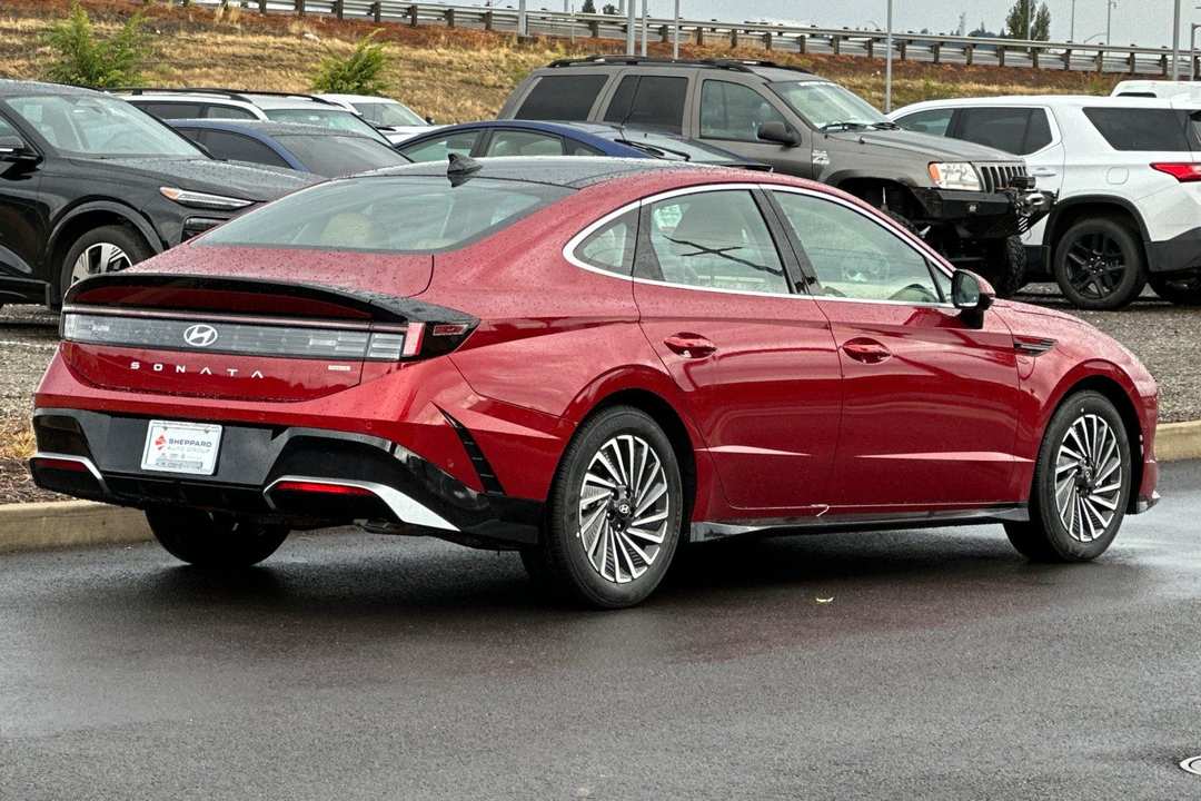 2026 Hyundai Sonata Hybrid Limited - Image 3