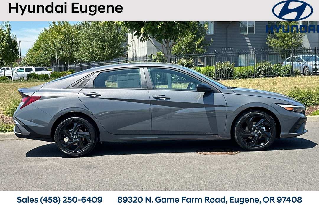 2026 Hyundai Elantra SEL Sport - Image 3