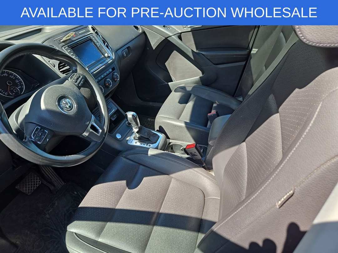 2016 Volkswagen Tiguan SE - Image 2