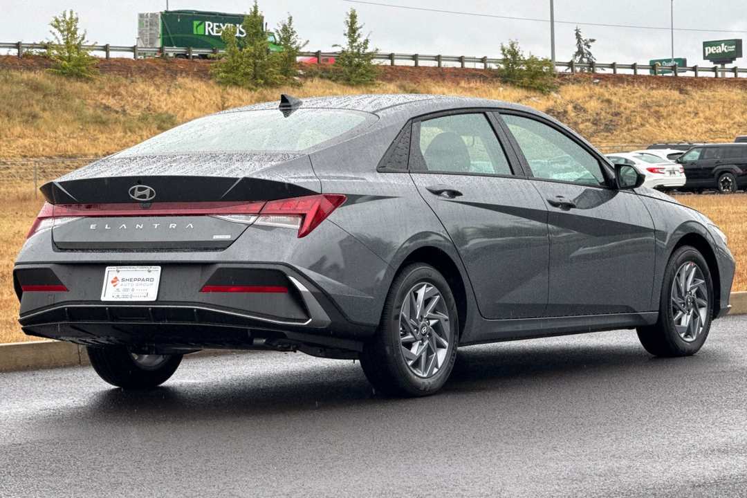2026 Hyundai Elantra Hybrid Blue - Image 3