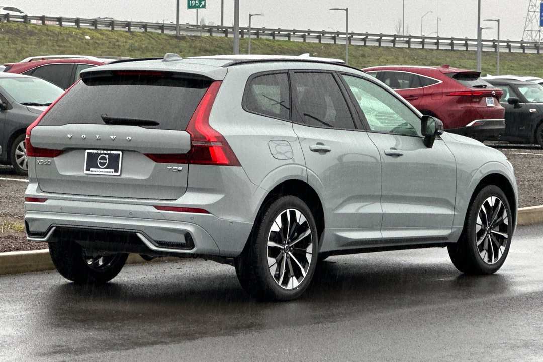 2026 Volvo Xc60 Plug-In Hybrid T8 Plus - Image 3