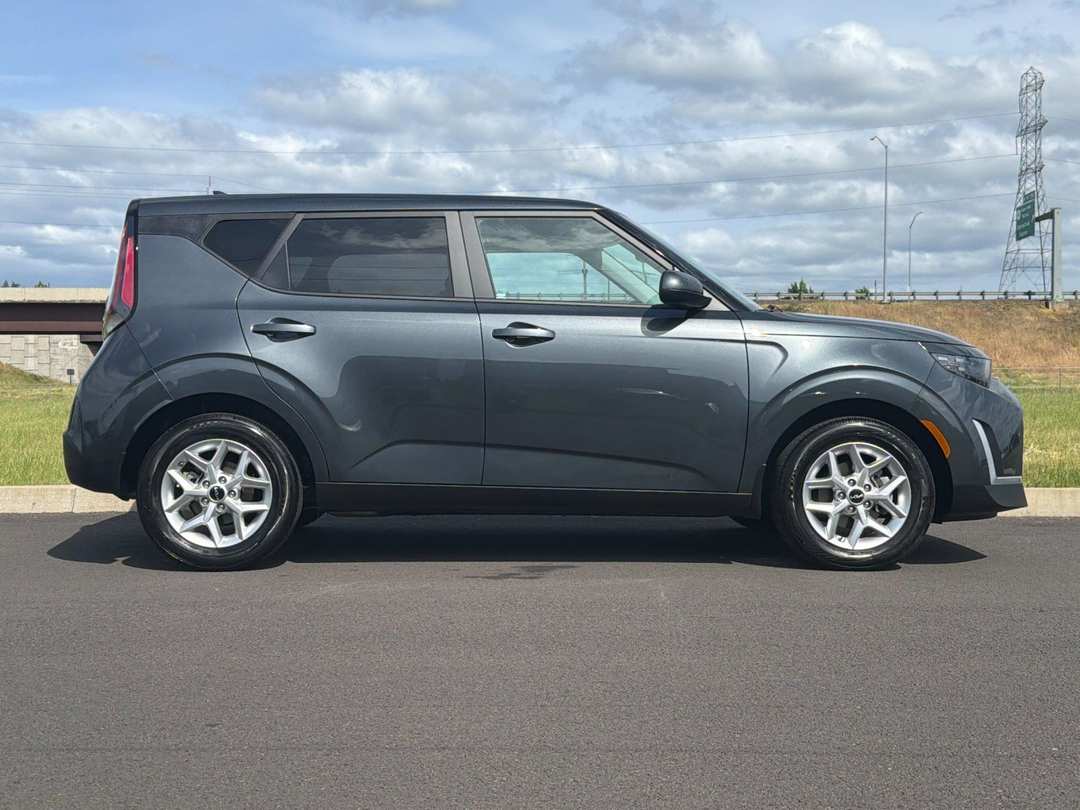 2024 Kia Soul LX - Image 2