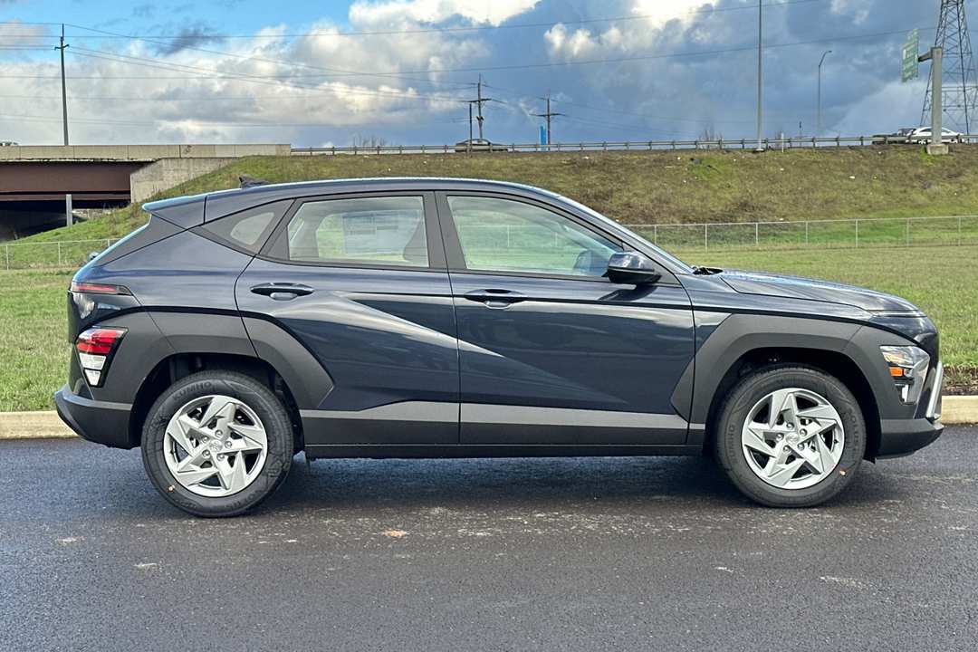 2026 Hyundai Kona SE - Image 2