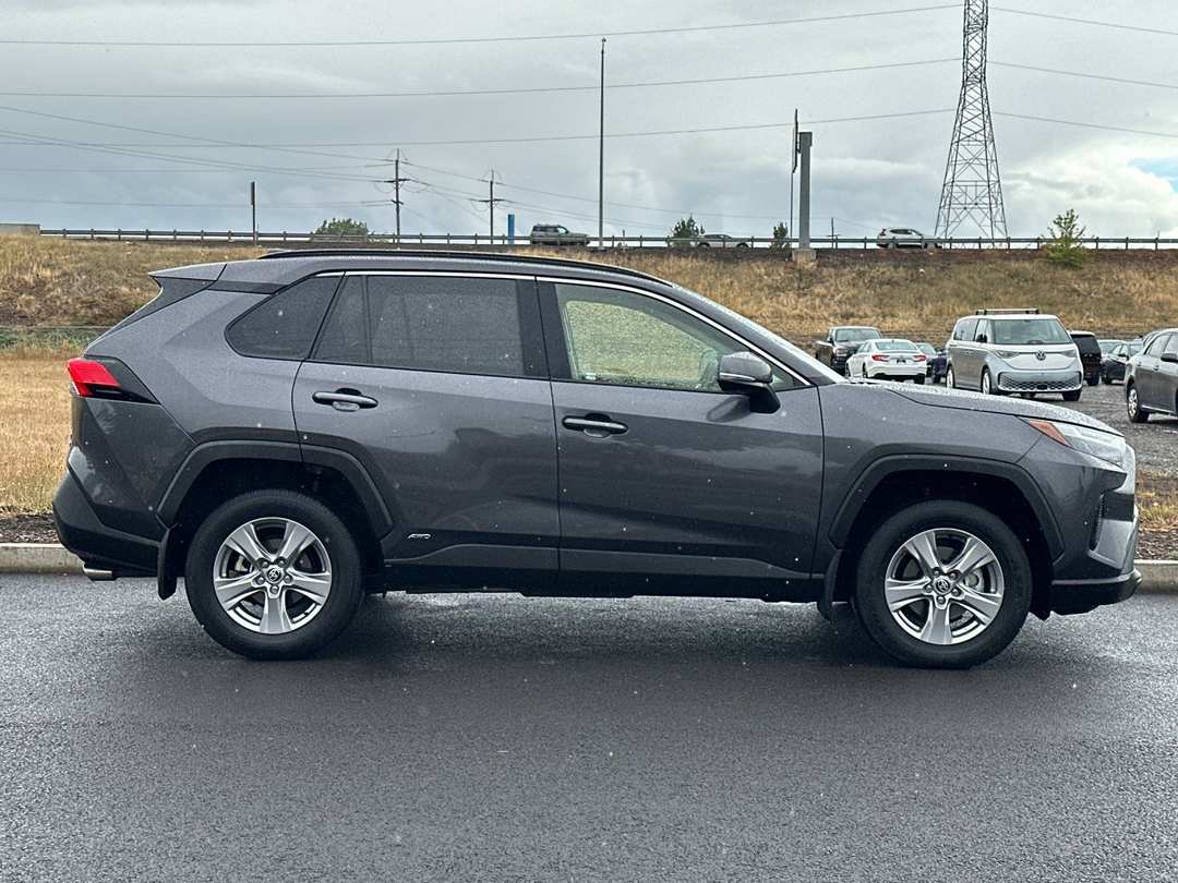 2025 Toyota Rav4 Hybrid XLE - Image 2