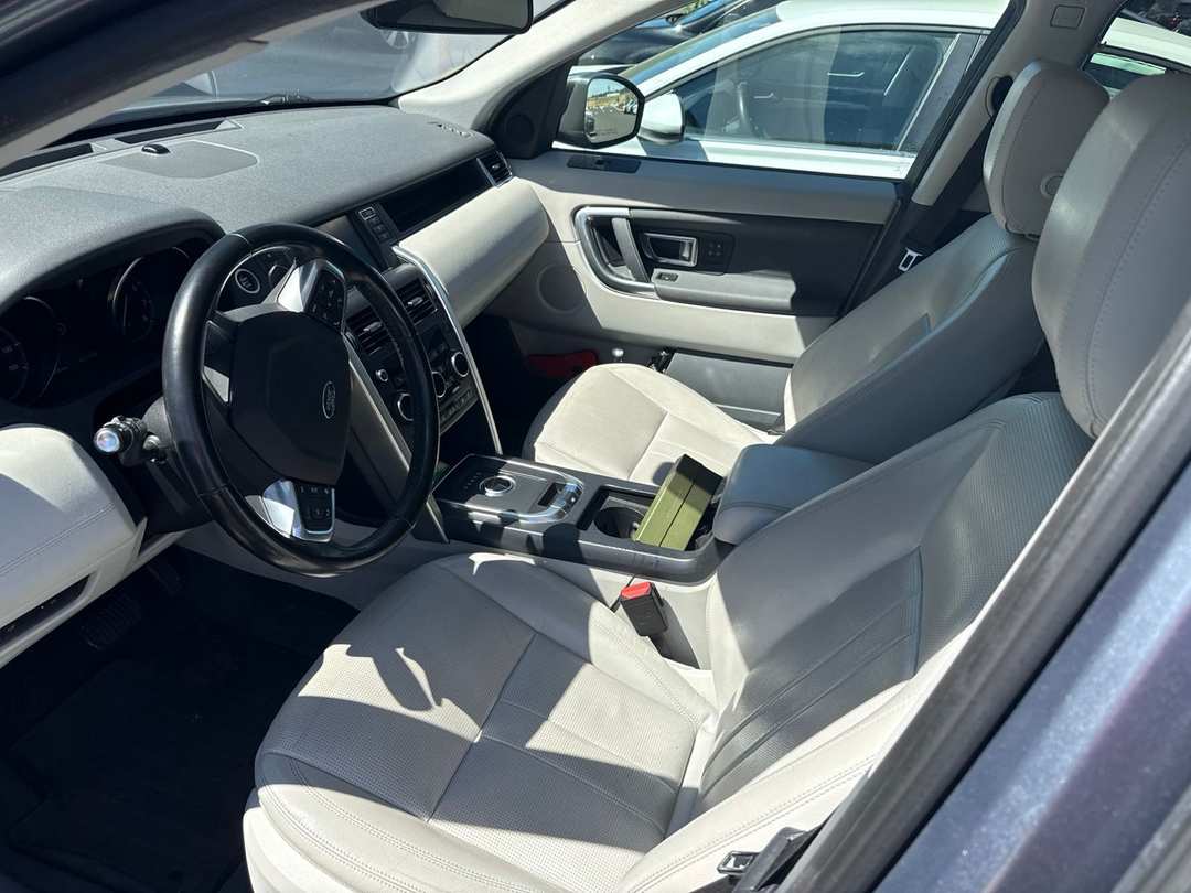 2018 Land Rover Discovery Sport HSE - Image 3