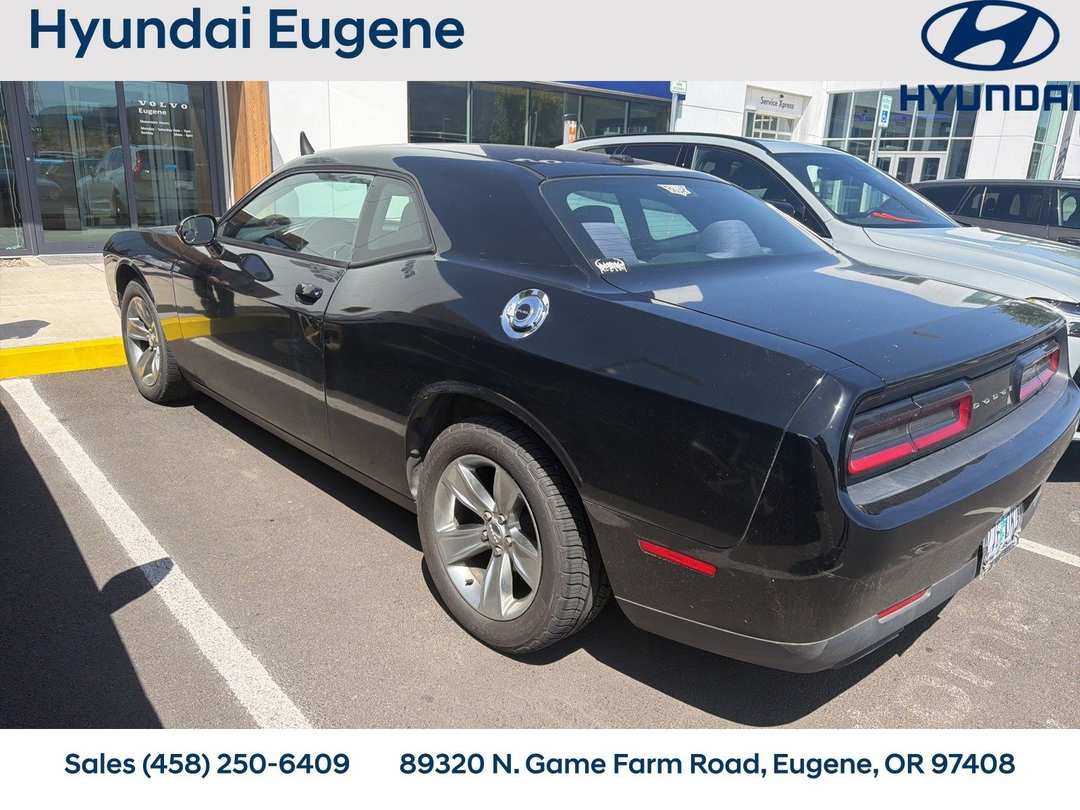 2016 Dodge Challenger SXT - Image 2