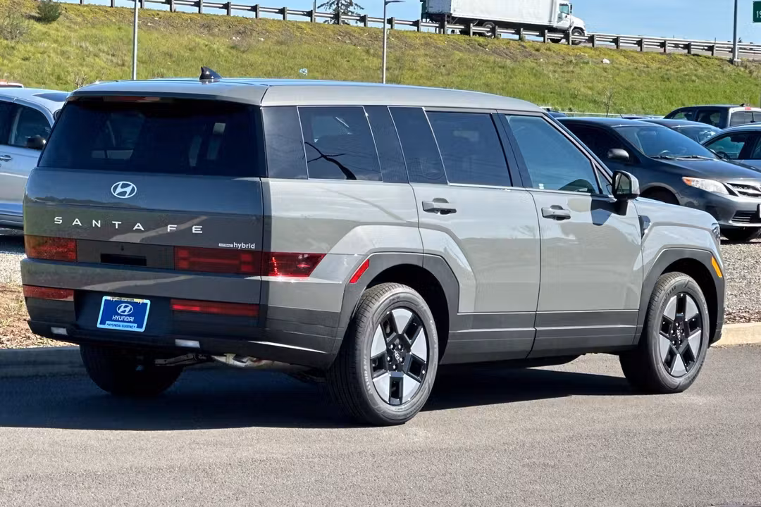 2026 Hyundai Santa Fe Hybrid SE - Image 3