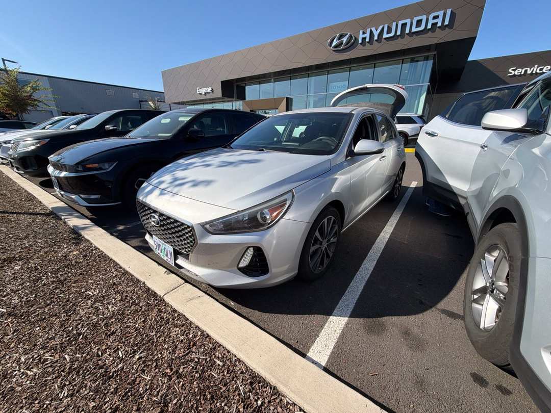 2018 Hyundai Elantra Gt Base - Image 3