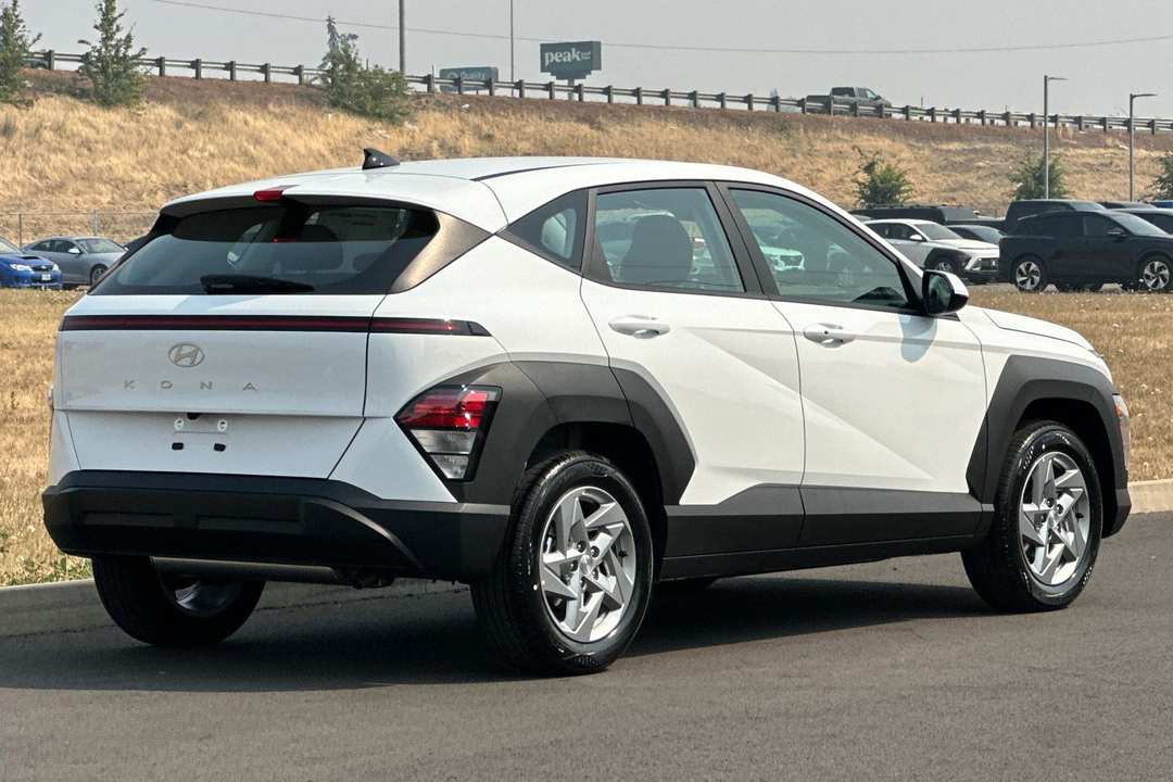2027 Hyundai Kona SE - Image 3