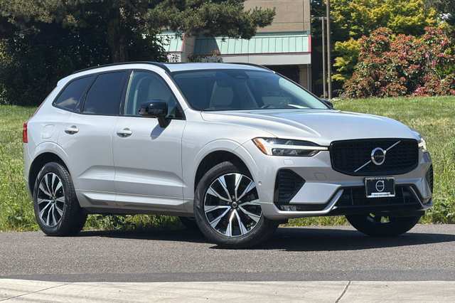2023 Volvo Xc60 B5 Plus Dark Theme