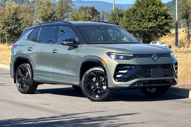 2026 Volkswagen Tiguan 2.0T SE RLine Black