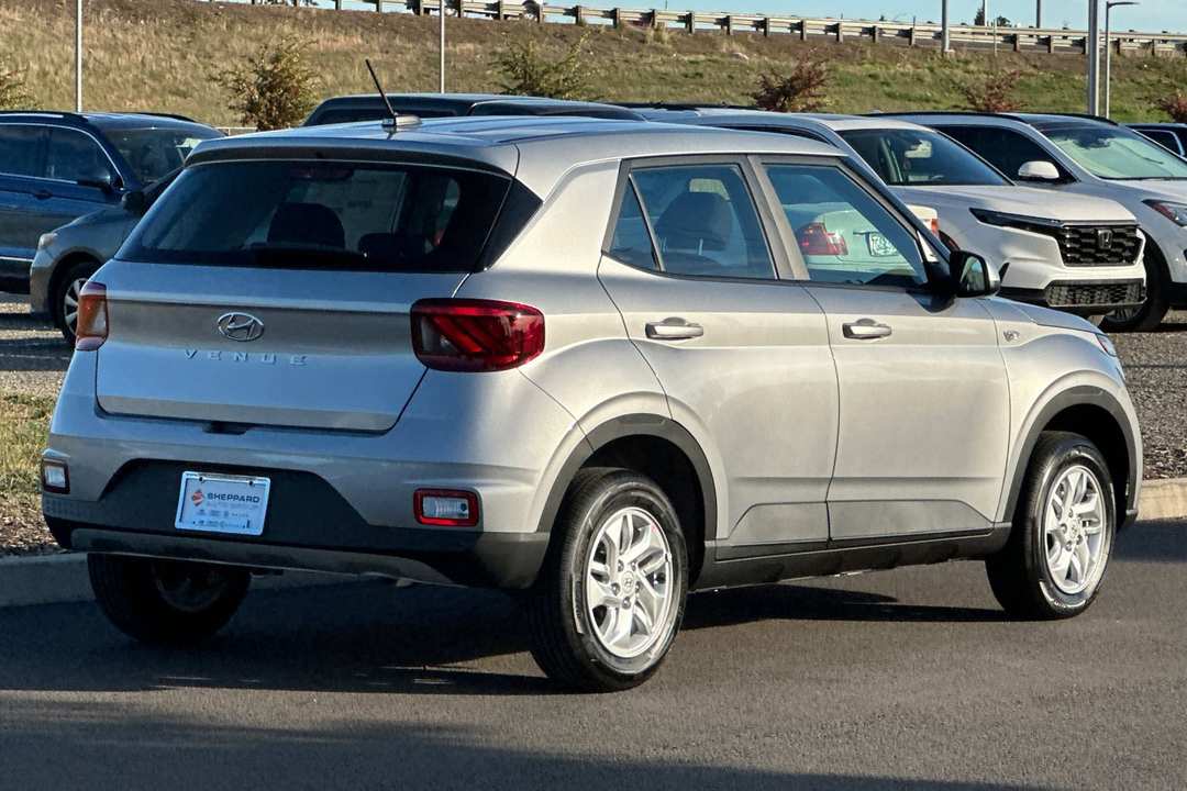 2026 Hyundai Venue SE - Image 3