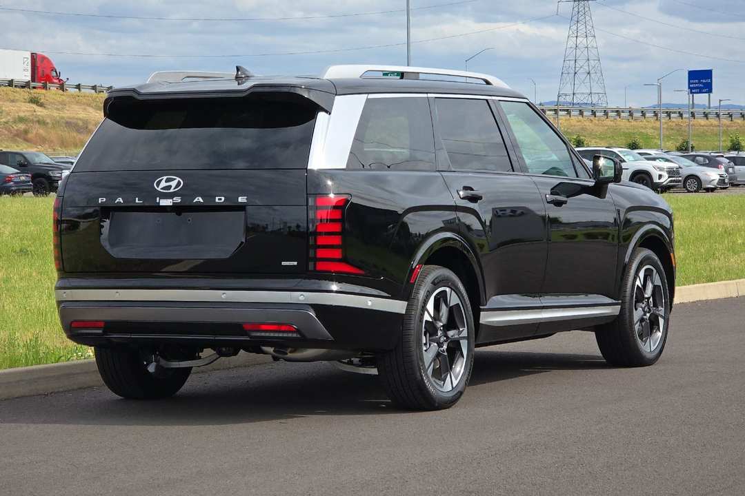 2026 Hyundai Palisade Limited - Image 3