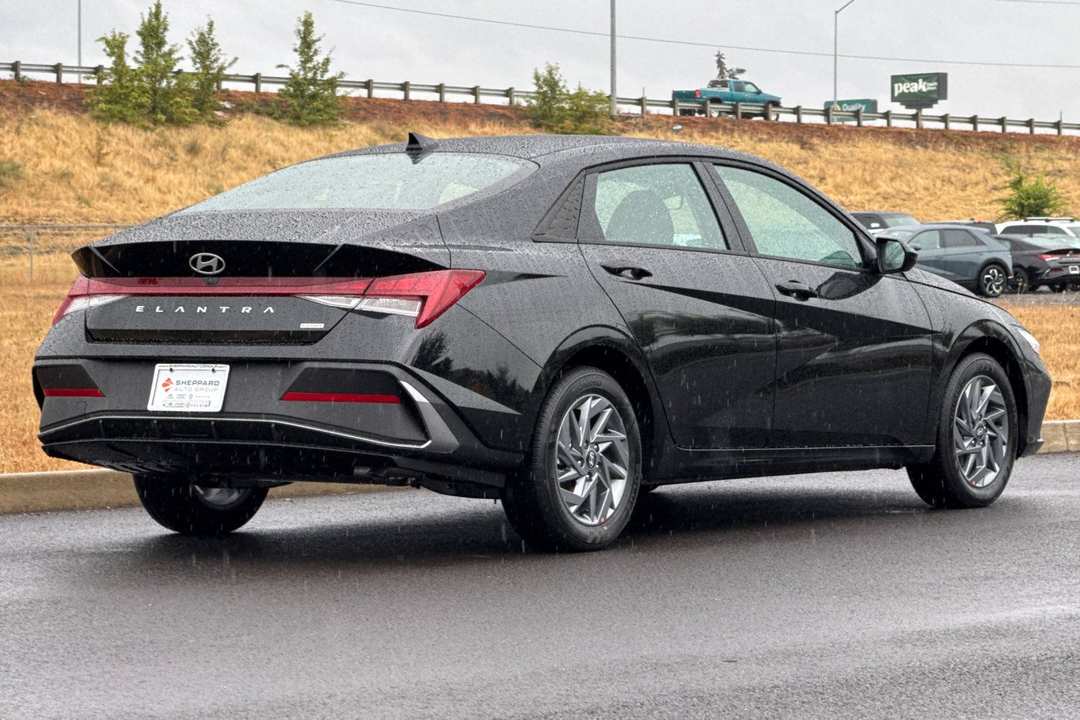 2026 Hyundai Elantra Hybrid Blue - Image 3