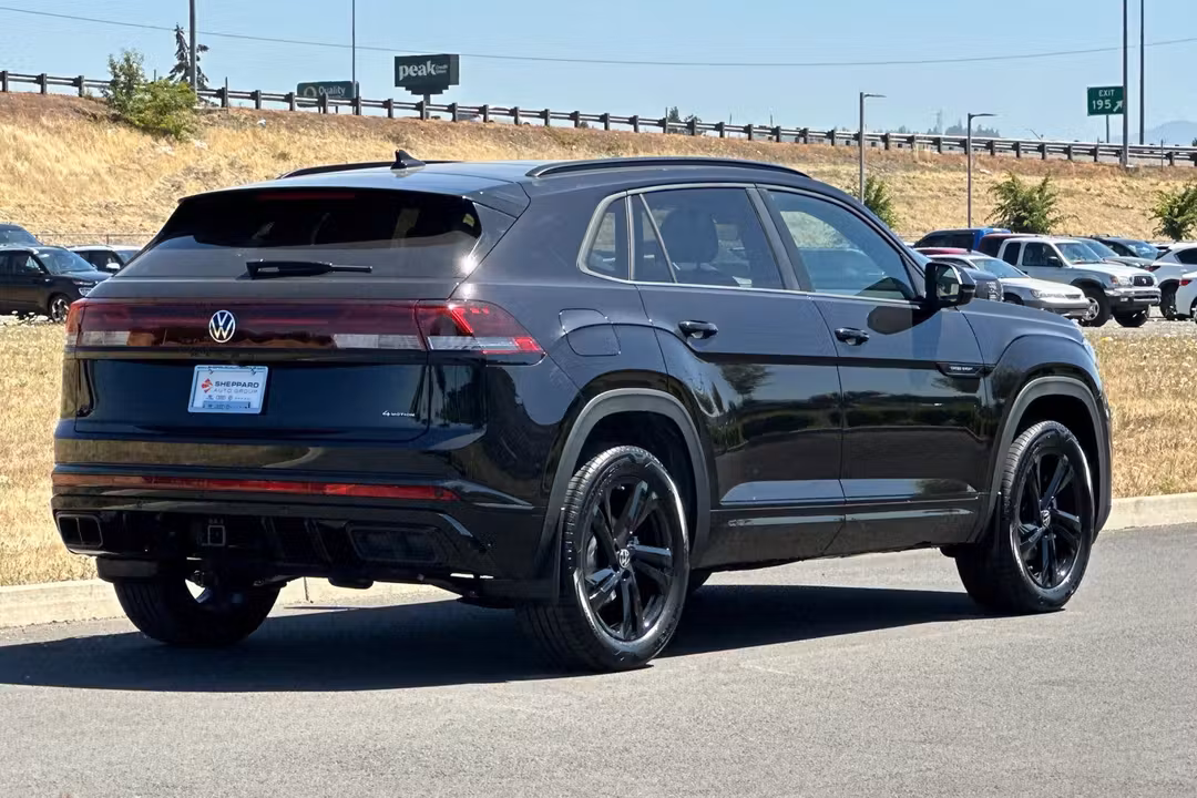 2026 Volkswagen Atlas Cross Sport 2.0T SEL RLine Black - Image 3