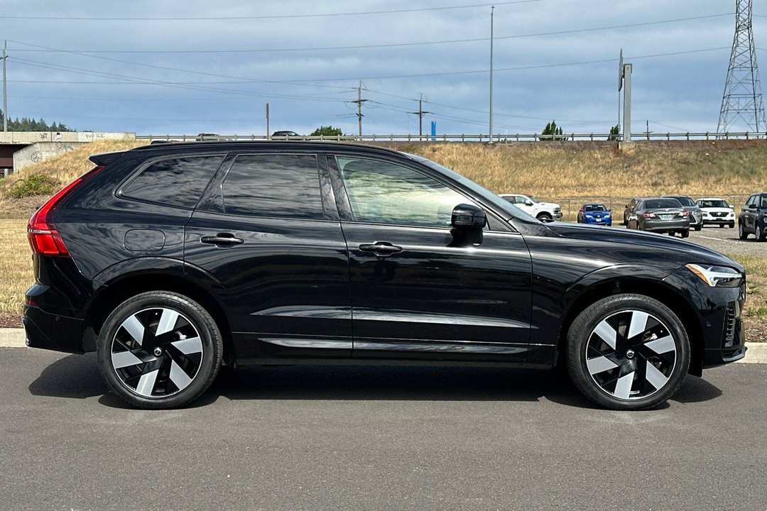 2023 Volvo Xc60 Recharge Plug-In Hybrid Ultimate - Image 2