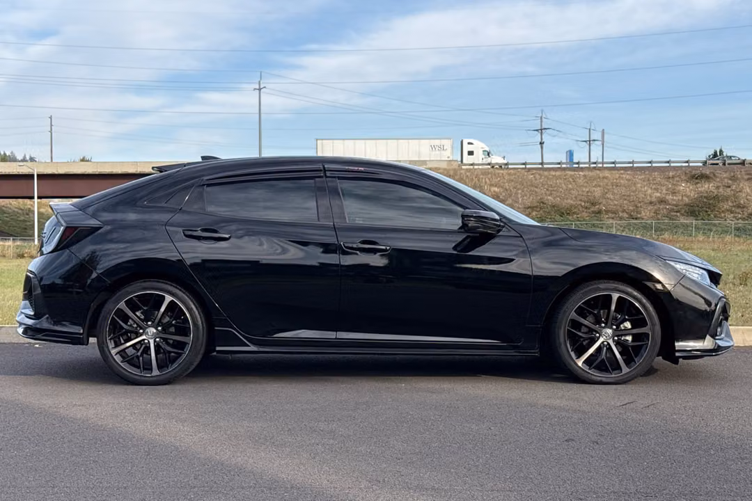 2021 Honda Civic Sport Touring - Image 2