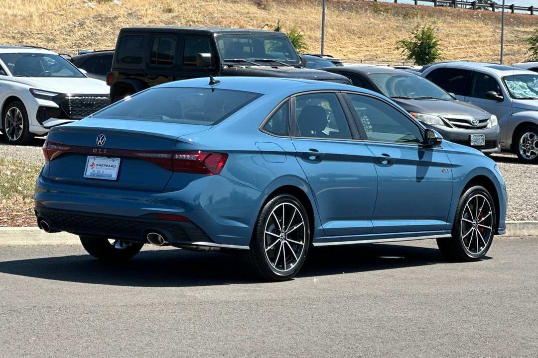 2026 Volkswagen Jetta Gli 2.0T Autobahn - Image 3