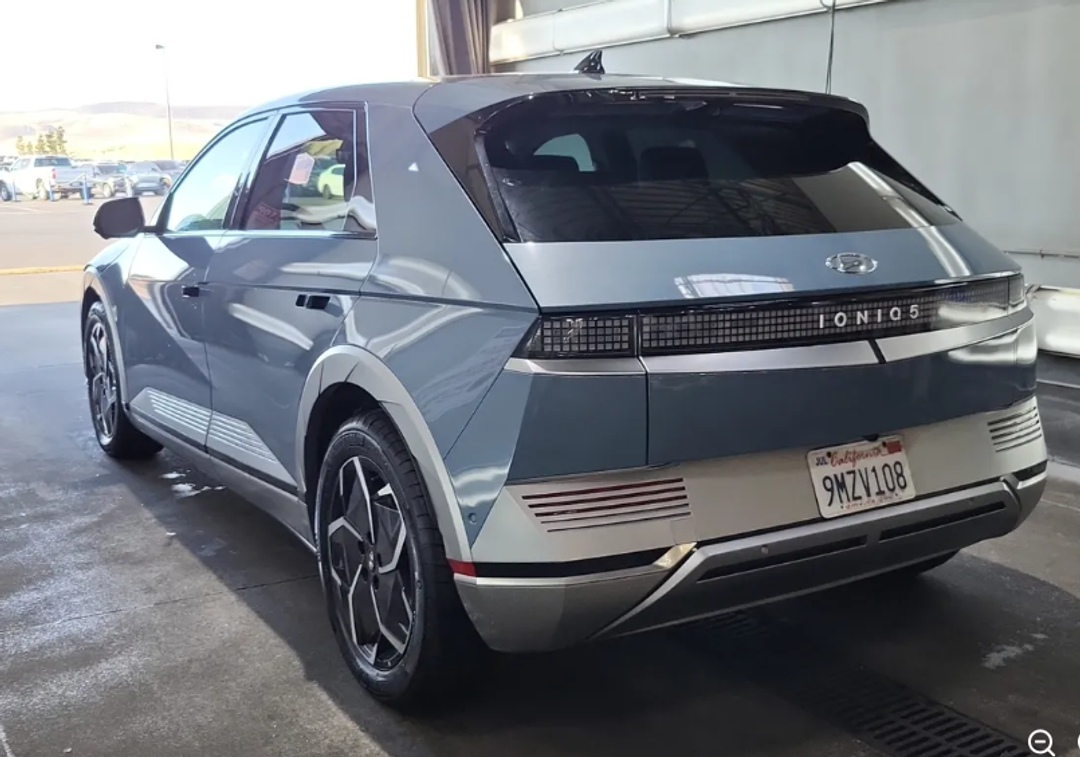 2024 Hyundai Ioniq 5 Limited - Image 2