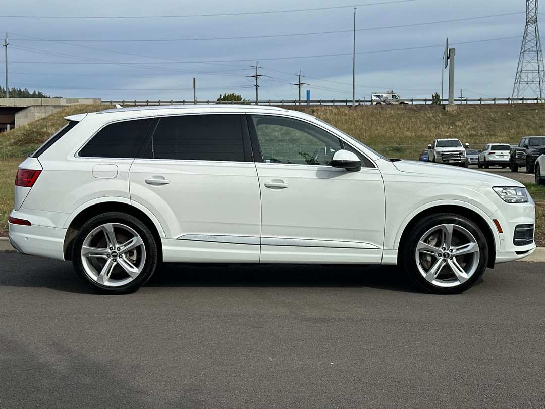 2019 Audi Q7 55 Prestige - Image 2