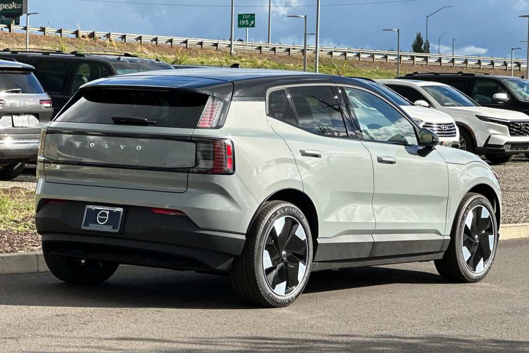 2026 Volvo Ex30 Twin Motor Performance Plus - Image 3