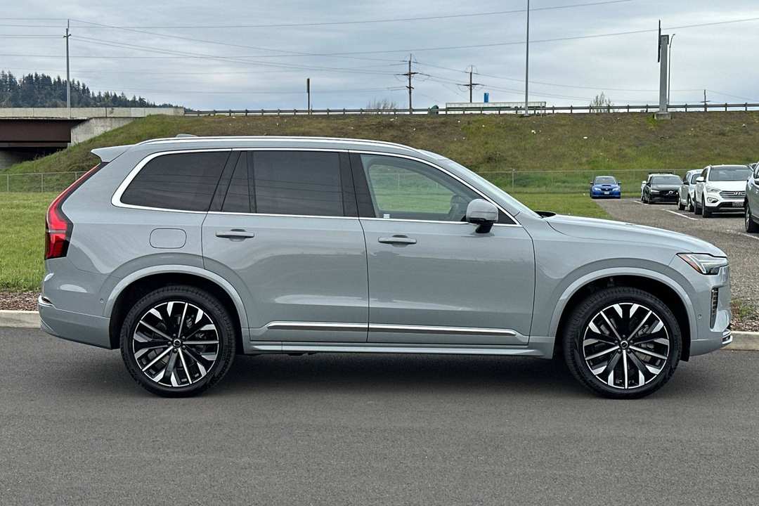 2026 Volvo Xc90 Plug-In Hybrid T8 Plus - Image 2
