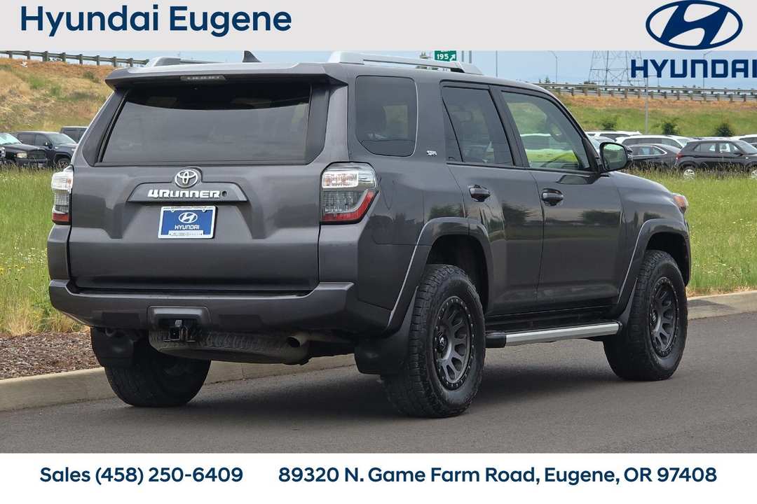 2017 Toyota 4Runner SR5 Premium - Image 3