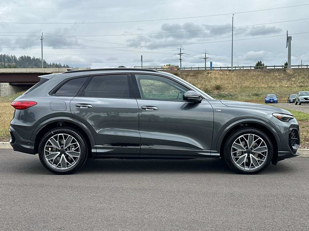 2026 Audi Q5 2.0T Prestige - Image 2