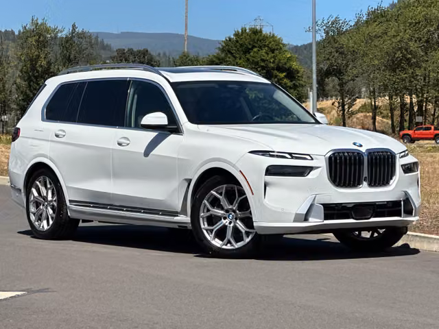 2025 BMW X7 xDrive40i