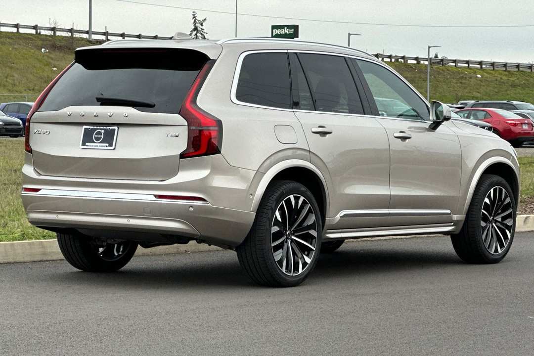 2026 Volvo Xc90 Plug-In Hybrid T8 Plus - Image 3