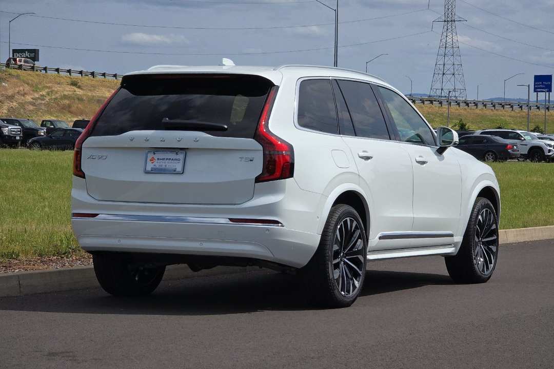 2026 Volvo Xc90 Plug-In Hybrid T8 Plus - Image 3