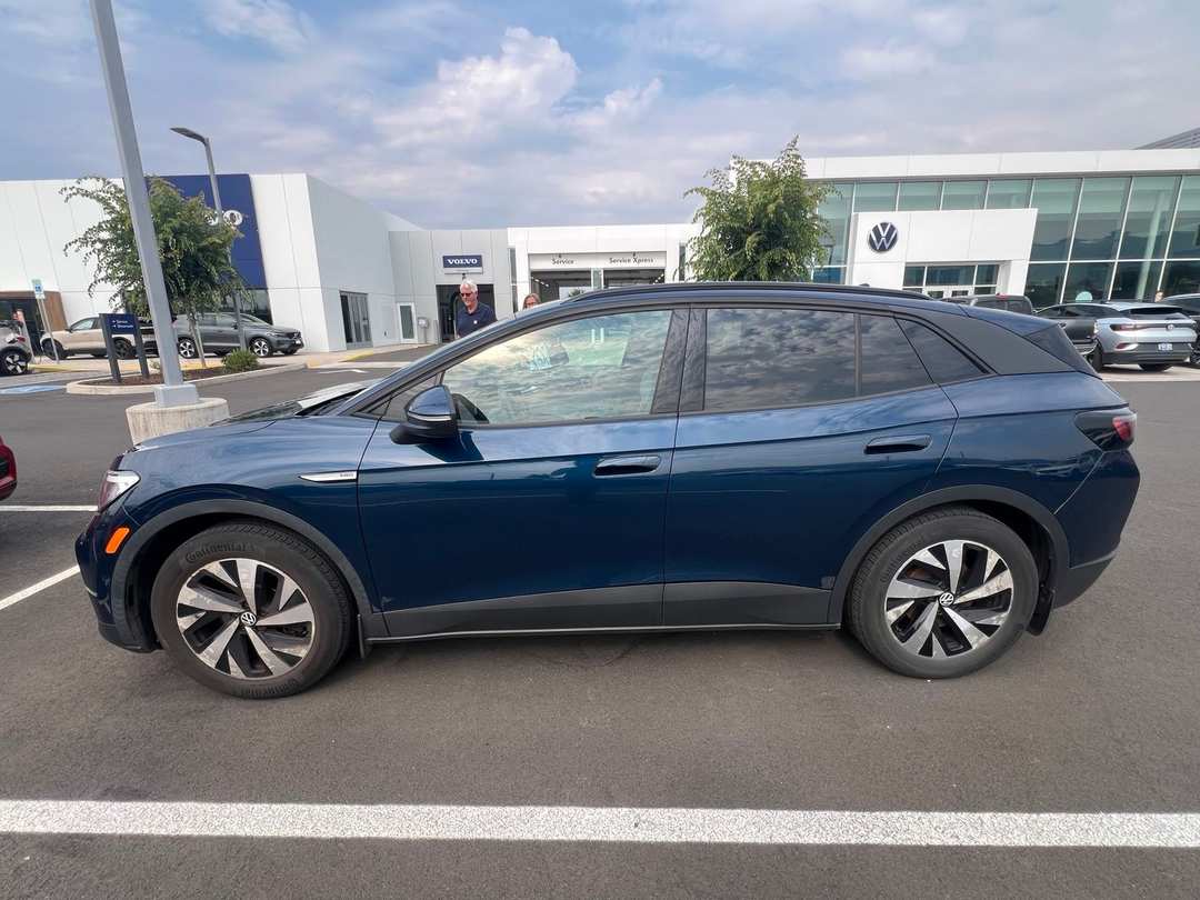 2023 Volkswagen Id.4 Pro - Image 3