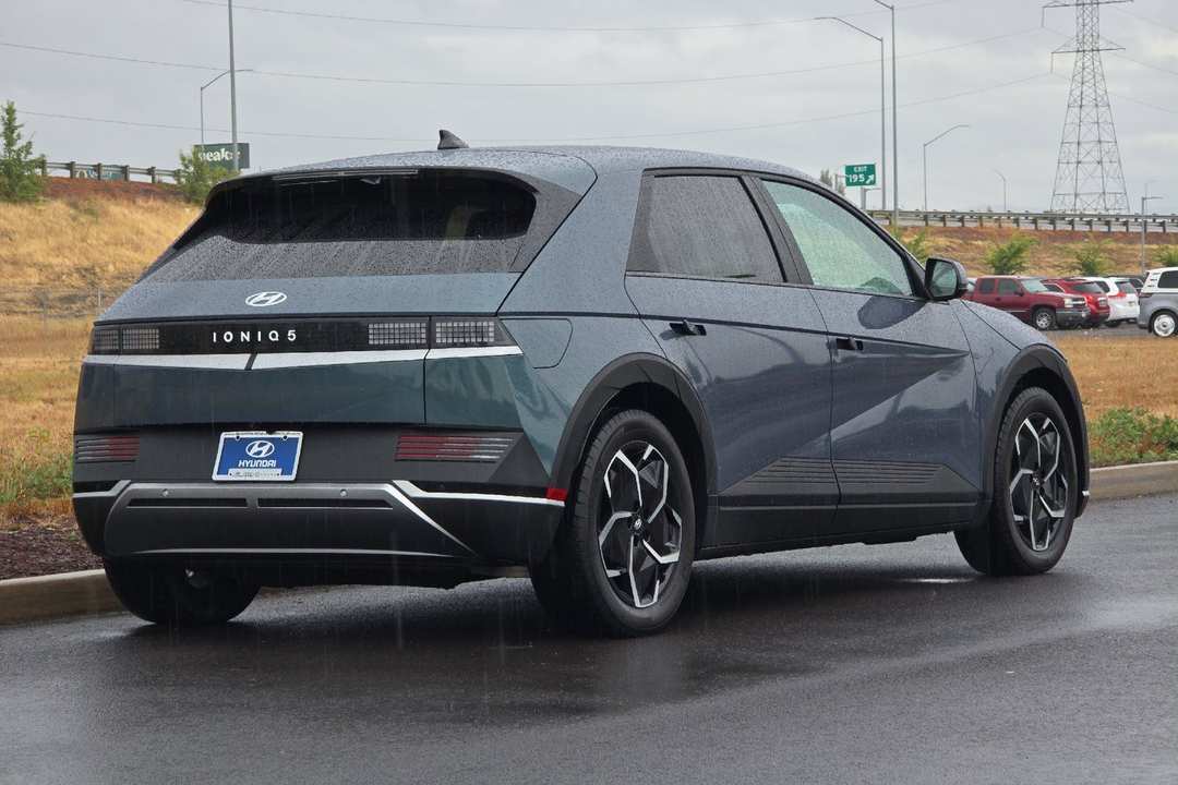 2024 Hyundai Ioniq 5 SEL - Image 3