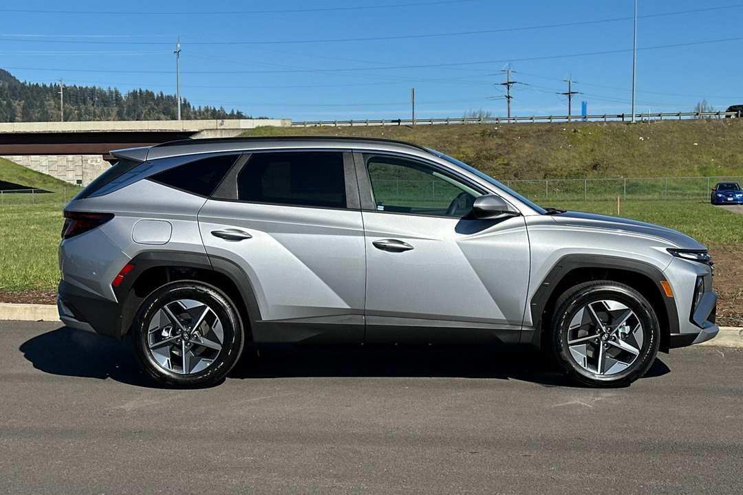 2026 Hyundai Tucson Plug-In Hybrid SEL - Image 2