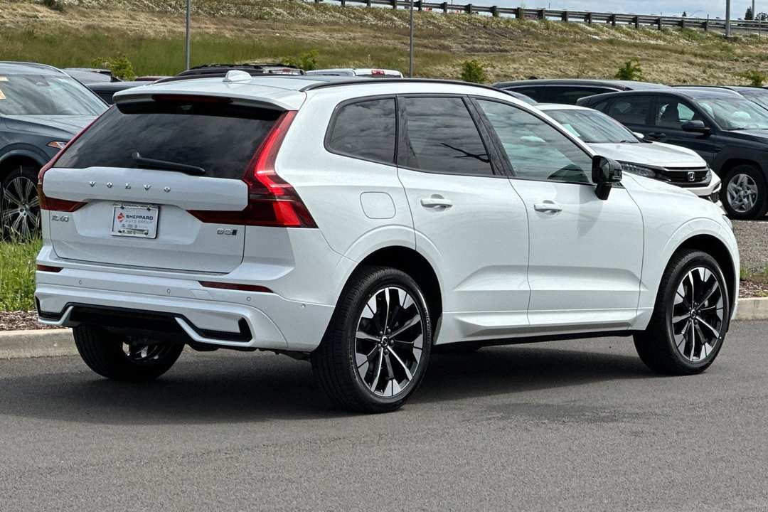2026 Volvo Xc60 B5 Plus - Image 3
