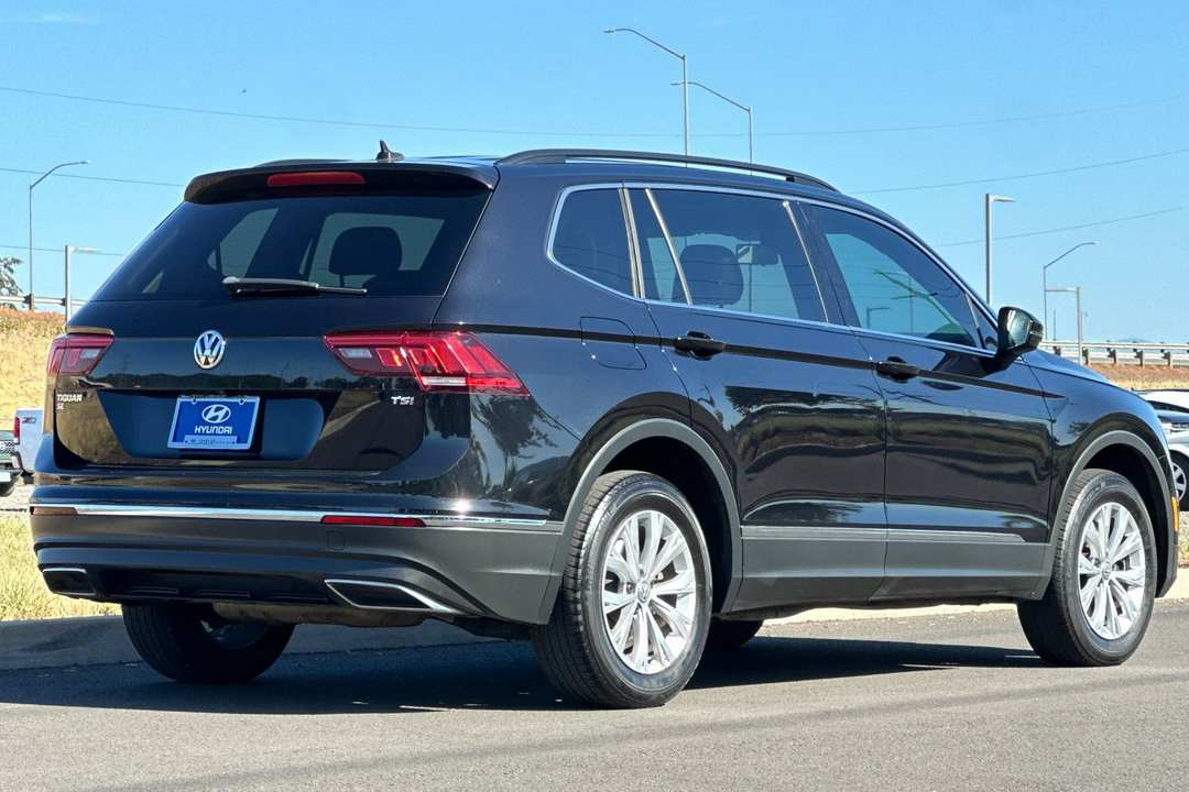 2018 Volkswagen Tiguan - Image 3