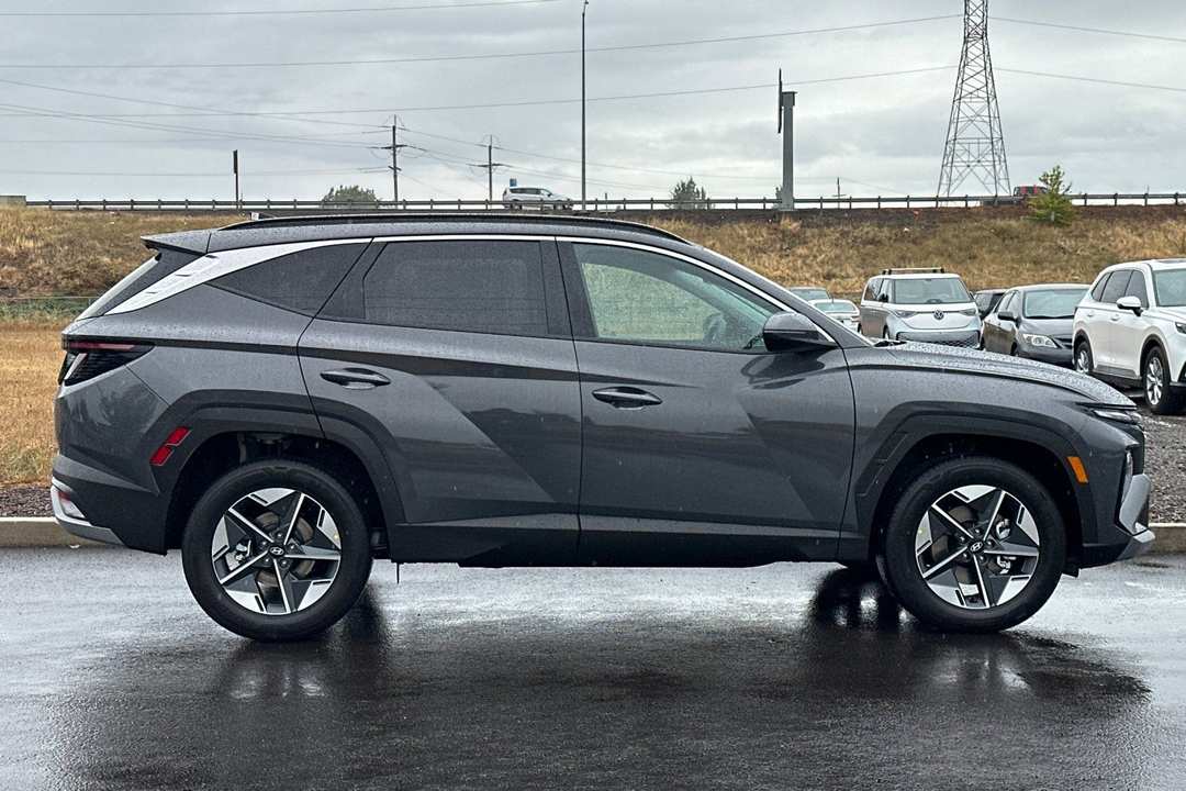 2026 Hyundai Tucson Hybrid SEL Convenience - Image 2