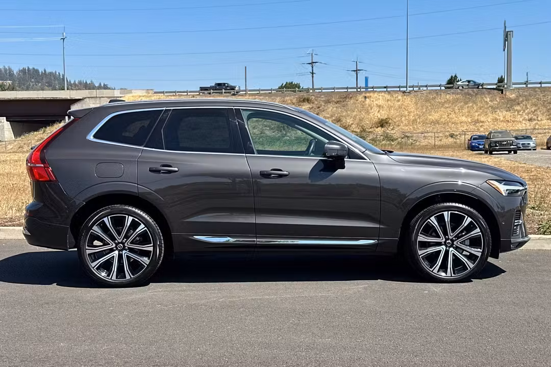 2023 Volvo Xc60 B5 Ultimate Bright Theme - Image 2