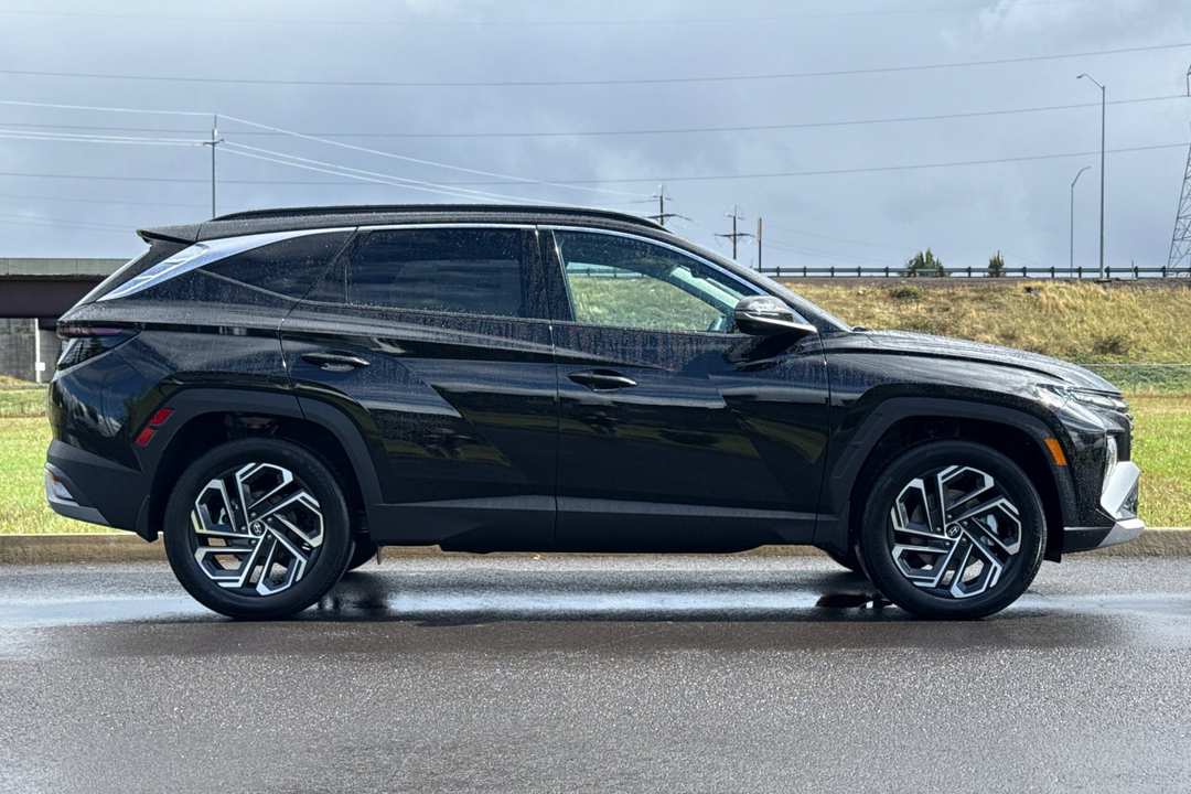 2026 Hyundai Tucson Hybrid Limited - Image 2