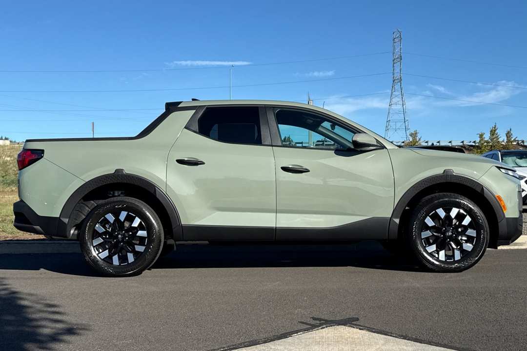 2027 Hyundai Santa Cruz SE - Image 2
