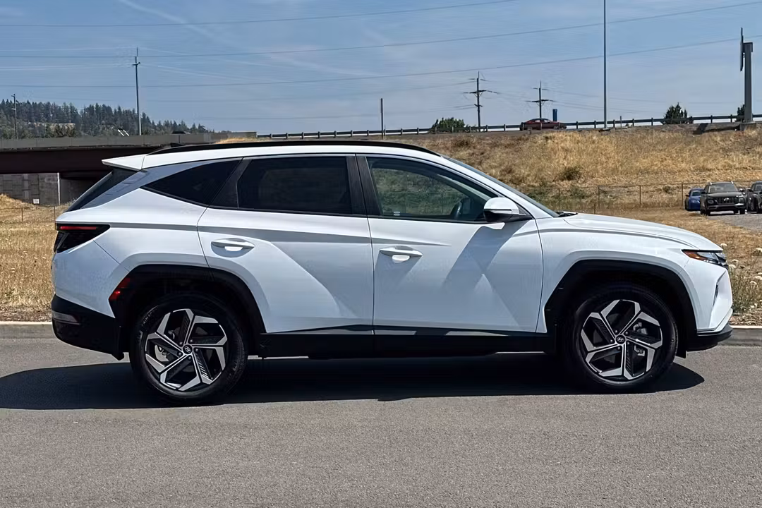 2024 Hyundai Tucson Hybrid SEL Convenience - Image 2