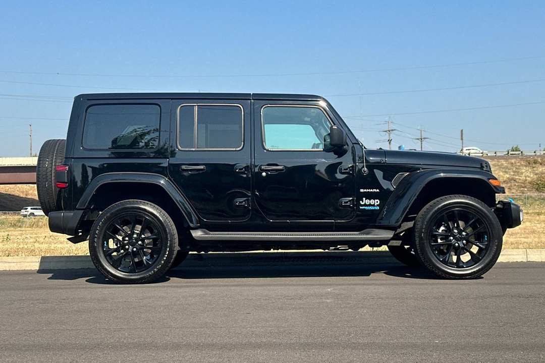 2022 Jeep Wrangler Unlimited Sahara 4xe - Image 2