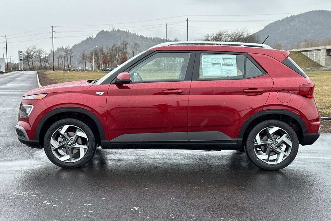 2025 Hyundai Venue SEL - Photo 6