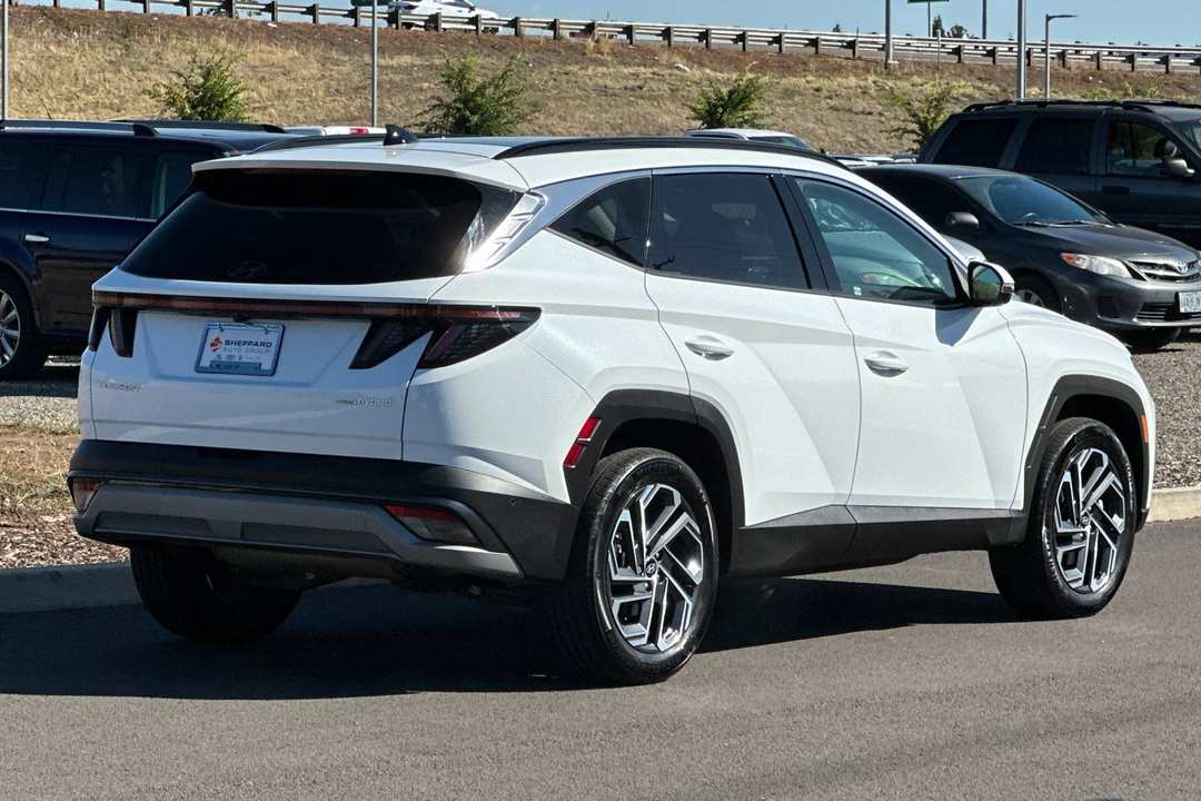 2025 Hyundai Tucson Hybrid Limited - Image 3