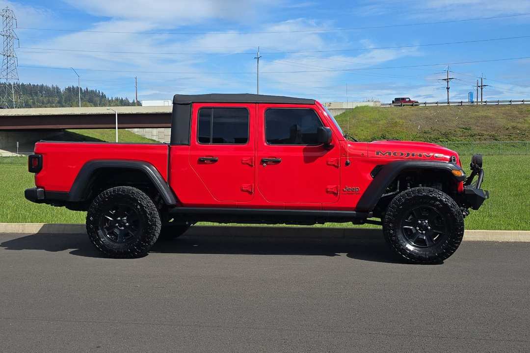 2021 Jeep Gladiator Mojave - Image 2