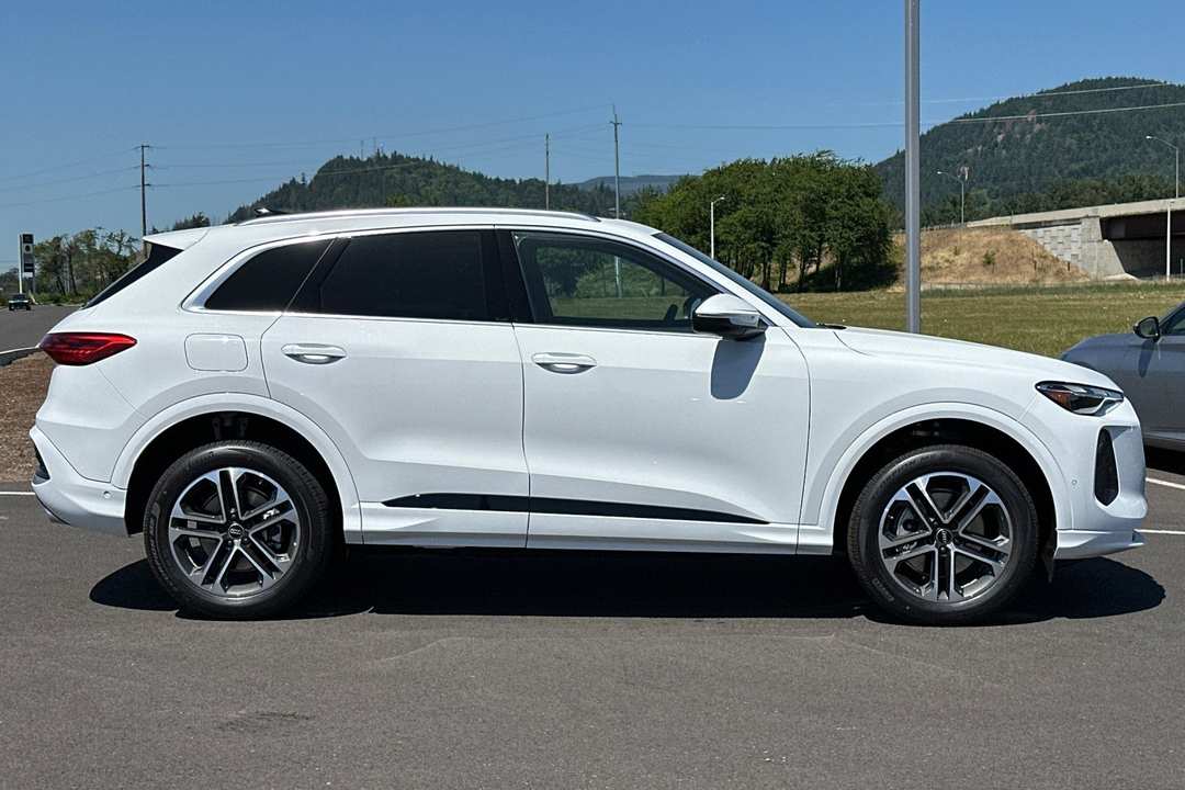 2025 Audi Q5 2.0T Premium - Image 2