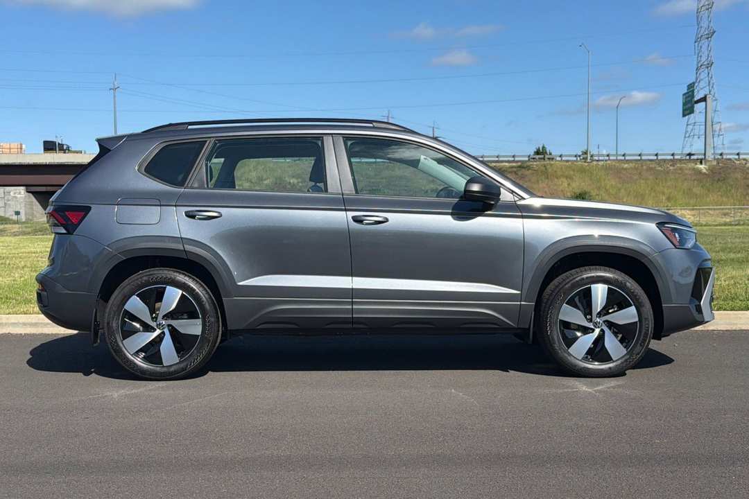 2026 Volkswagen Taos 1.5T S - Image 2