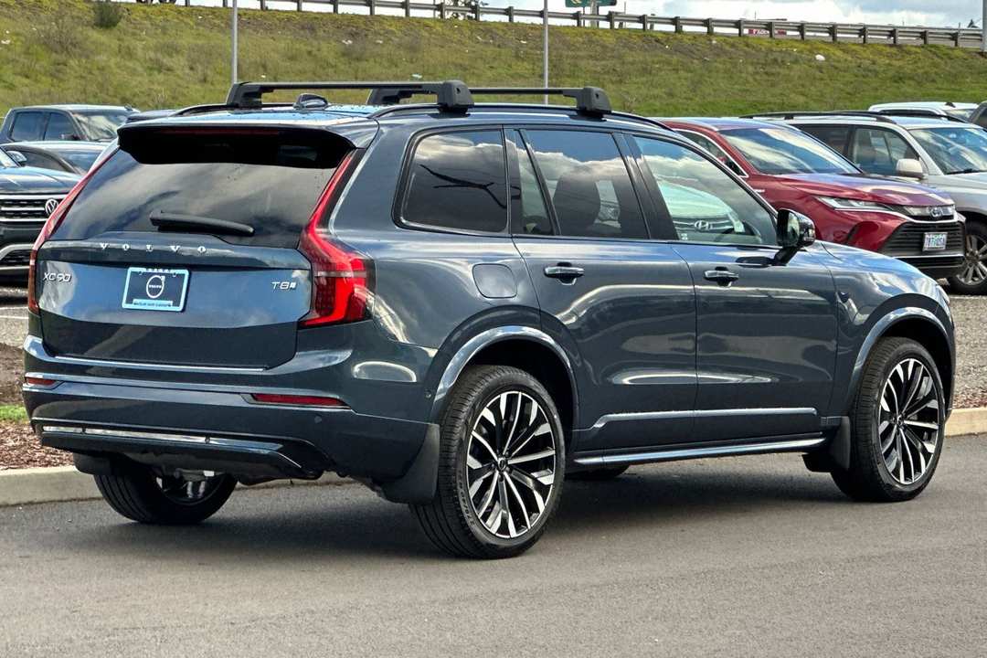 2026 Volvo Xc90 Plug-In Hybrid T8 Ultra - Image 3