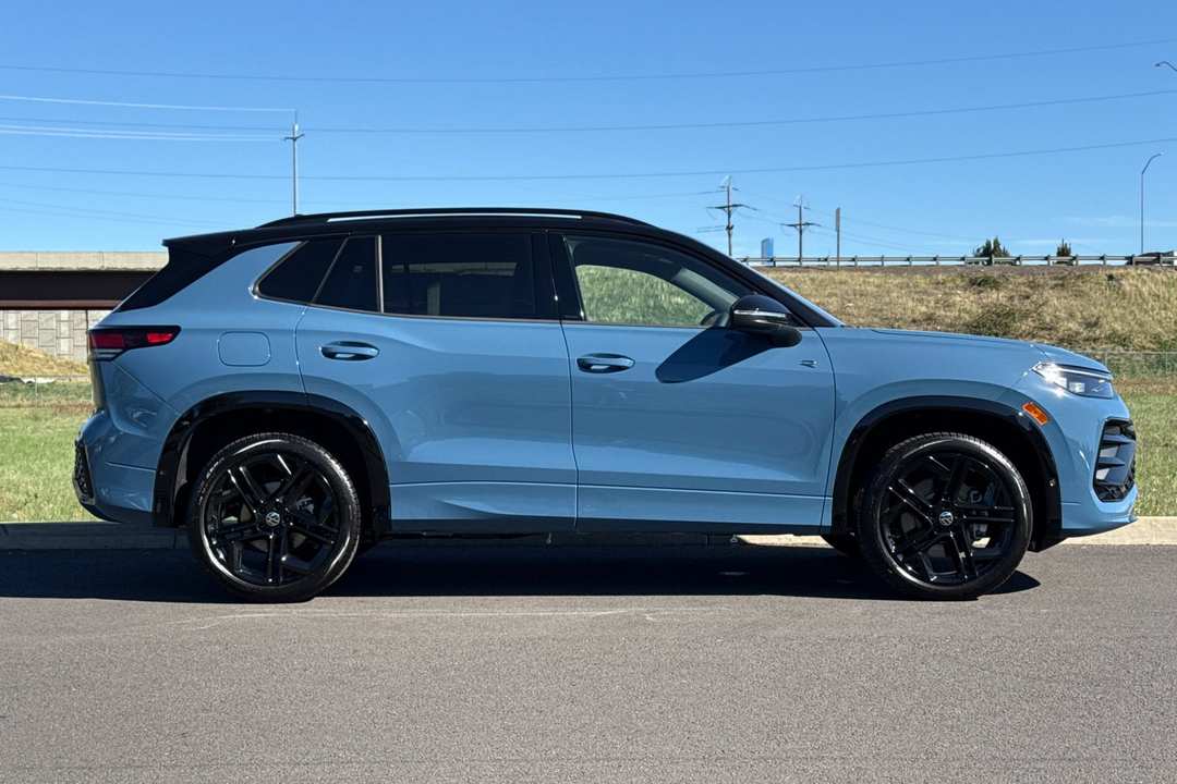 2026 Volkswagen Tiguan SE RLine Black - Image 2